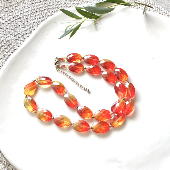 【Necklace Sunset】オレンジ のネックレス 特集掲載 夏 クリア2025 旅気分2025 夏色 2枚目の画像
