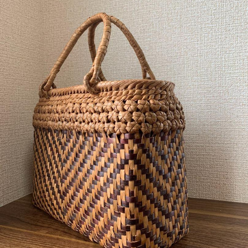 山葡萄・桜皮 籠バッグ 内布あり 花編み 網代編み かごバッグ 伝統工芸