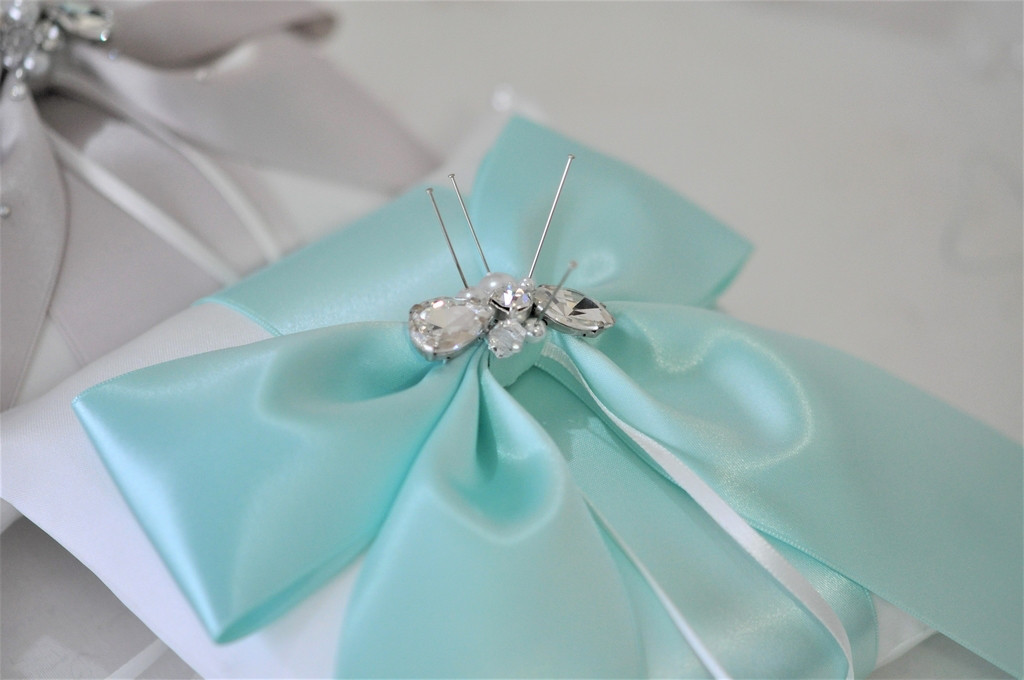 【再販】ミントグリーンリボン　ブライダルサテン　ビジュー付リングピロー