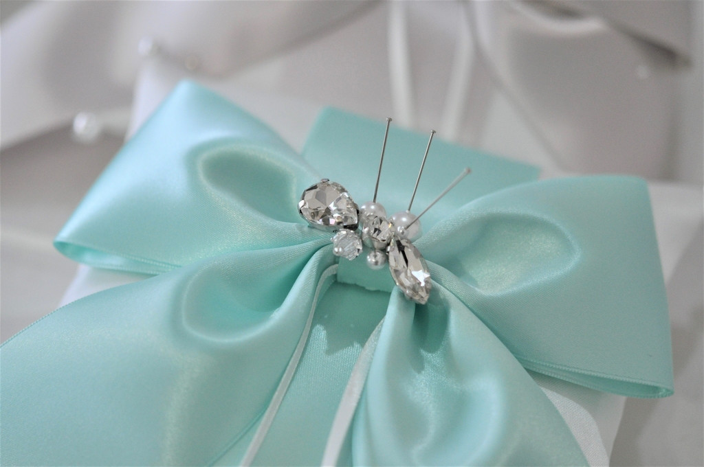【再販】ミントグリーンリボン　ブライダルサテン　ビジュー付リングピロー