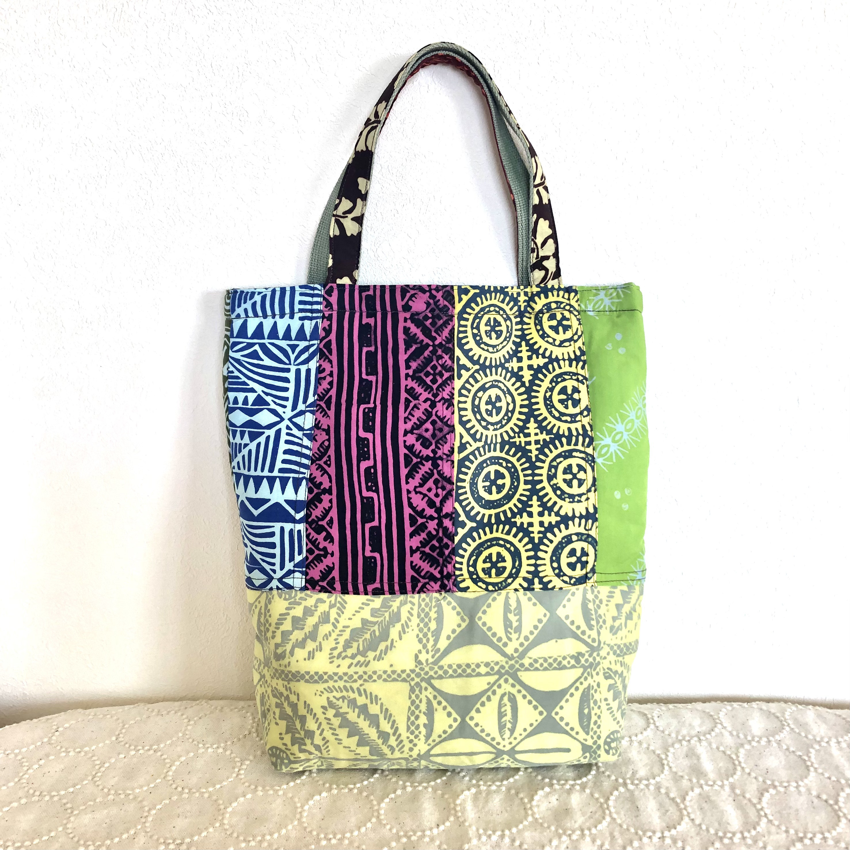 トートバッグ  〜　ハワイファッションブランドNOANOAのパッチバッグからのリメイク品　S