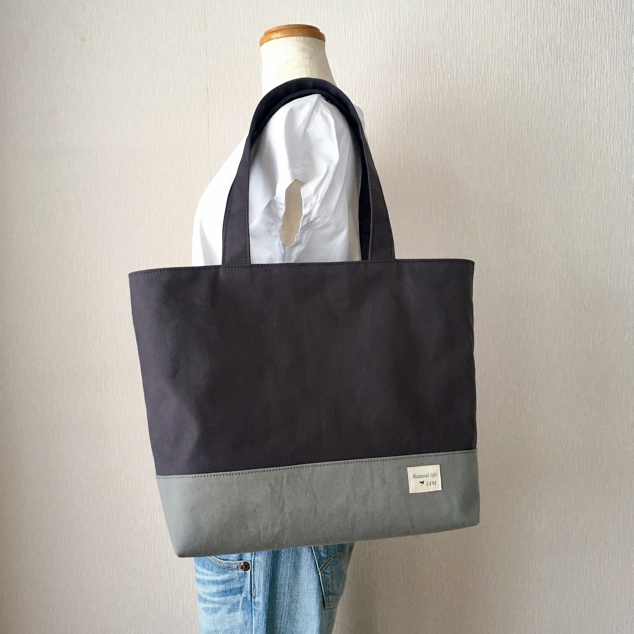 帆布のA4トート（チャコール×グレー）