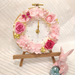 ❋春色花時計❋刺繍枠　春色ピンク　リース型 2枚目の画像