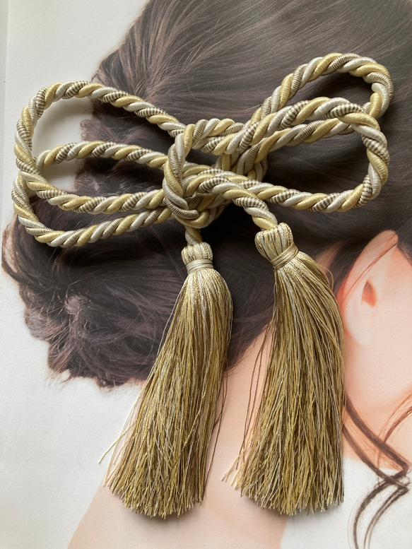 ワイヤーロープタッセル  ポニーヘア　和装ヘア　花嫁髪飾り ぐるぐるヘア 2枚目の画像