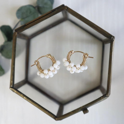 ｛ピアス/イヤリング｝14kgf/petit berries hoops ホワイトコーラル 3枚目の画像