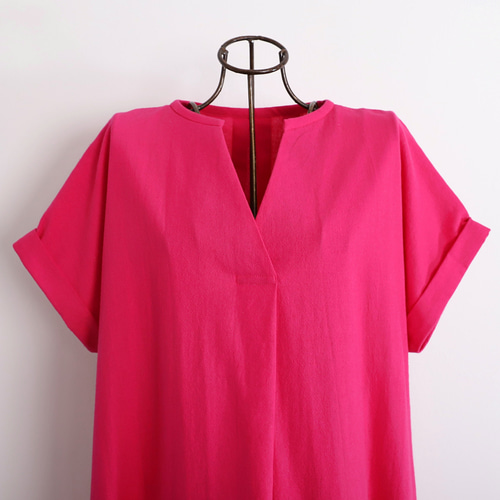 ✥限定SALE　TICCA キーネックワンピース　リネン　ピンク TICCA（ティッカ）の「[別注]TICCA / リネン キーネック半袖