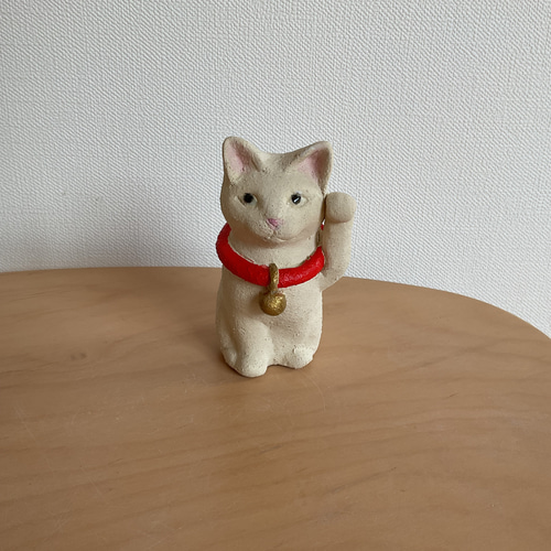 小さな白い招き猫　まねき猫 小さな白い招き猫 まねき猫