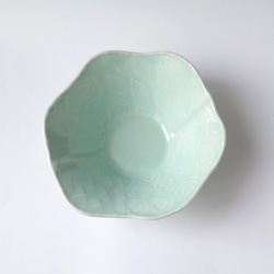 ”シンプル＆かわいいうつわ”　青白磁　鉢（大）磁器 3枚目の画像