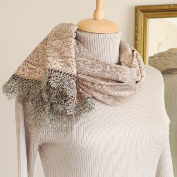 OYA Needlelace shawl [Ates] Ash gray & Gold 第1張的照片