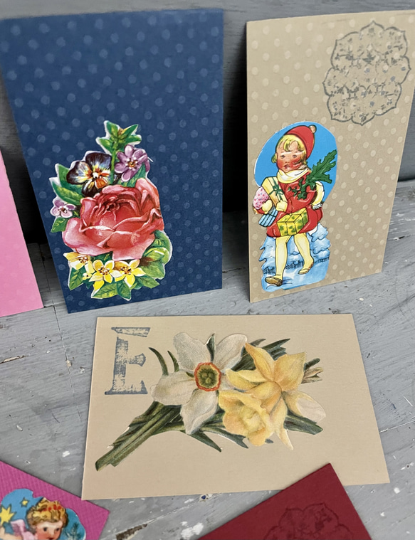 19世紀に生まれた紙細工　Germany　クロモス２枚set　くまと女の子＆花　395/434 6枚目の画像