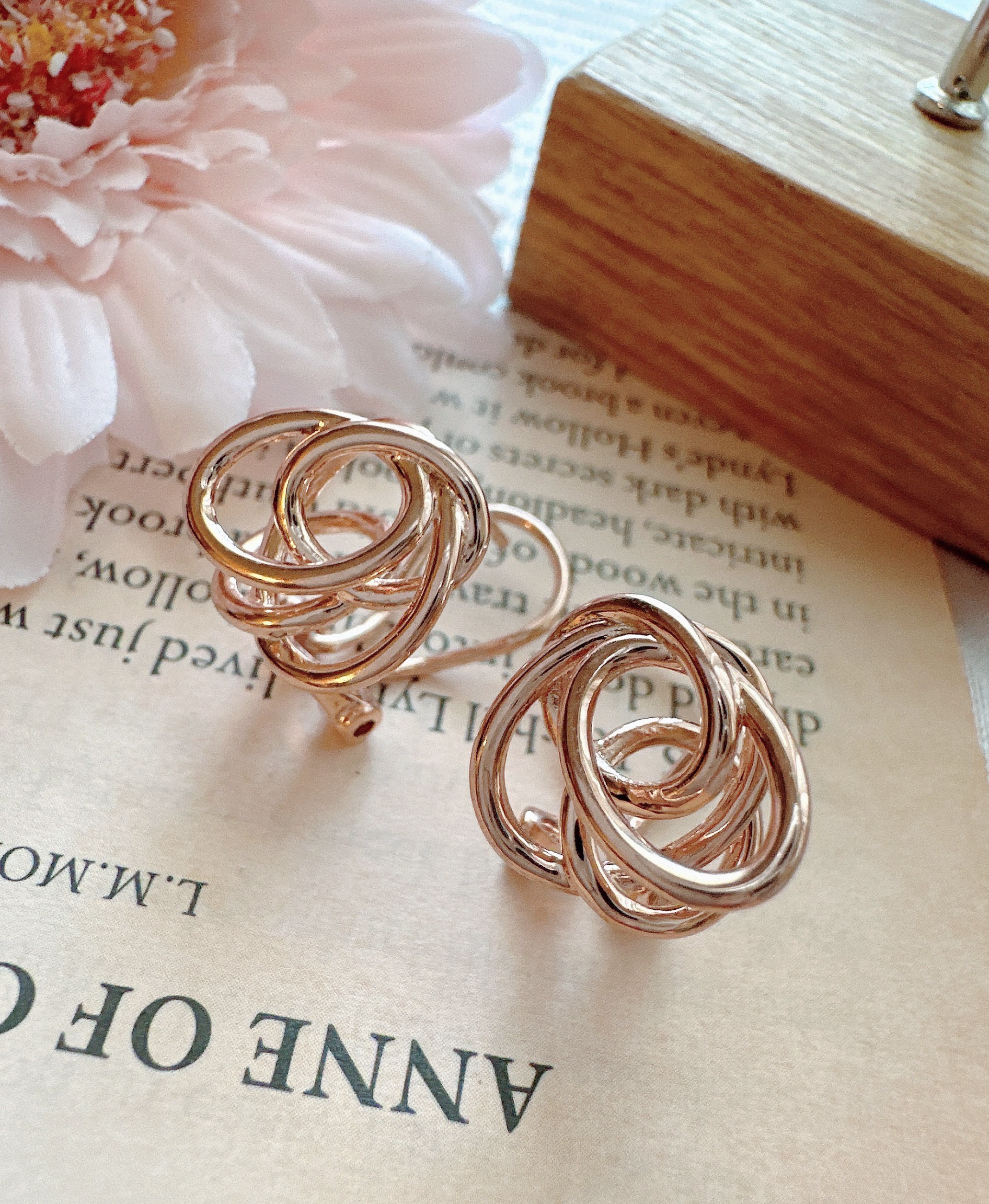 RoseフラワーワンタッチピアスE4312A