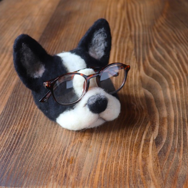 めがね置き犬【ボストンテリア】こんぶ