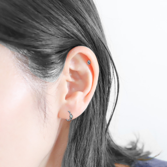 オパール クリッカーリング ボディピアス 16G サージカルステンレス 軟骨ピアス 片耳 5枚目の画像