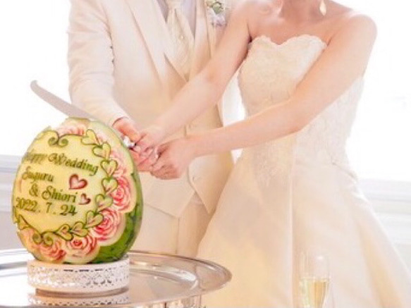 結婚式はスイカ入刀でお祝いしましょう！ビックな大玉スイカで！ハッピーウェディング！【オーダーフルーツカービング】 14枚目の画像