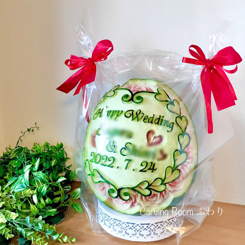 結婚式はスイカ入刀でお祝いしましょう！ビックな大玉スイカで