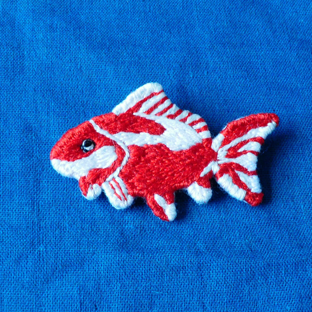 手刺繍ブローチ｜金魚(和金・大)