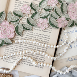 薔薇と真珠：くすみカラーのレースとパールのチョーカー　SV355 8枚目の画像