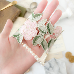 薔薇と真珠：くすみカラーのレースとパールのチョーカー　SV355 4枚目の画像