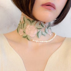 薔薇と真珠：くすみカラーのレースとパールのチョーカー　SV355 1枚目の画像