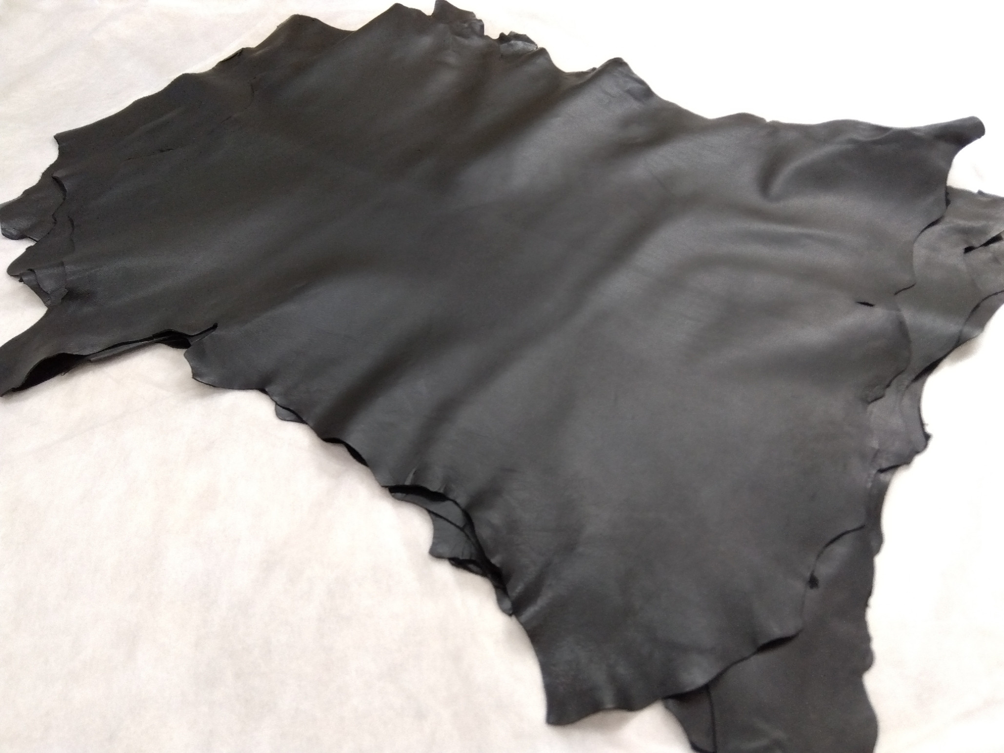 【定番商品】カプレット（ソフトゴート革）-COLOR ブラック-革の厚み1.1mm前後 革の大きさ55デシ前後