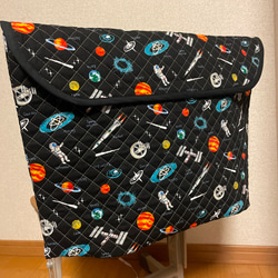 防災頭巾カバー　椅子の　背もたれ　用　黒宇宙飛行士 1枚目の画像