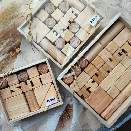 当店1番人気【出産祝い】おなまえ積み木♡Mサイズ〈桐箱入り〉名入れ