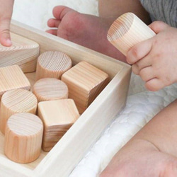 当店１番人気【出産祝い】おなまえ積み木♡Mサイズ〈桐箱入り〉名入れギフト 6枚目の画像