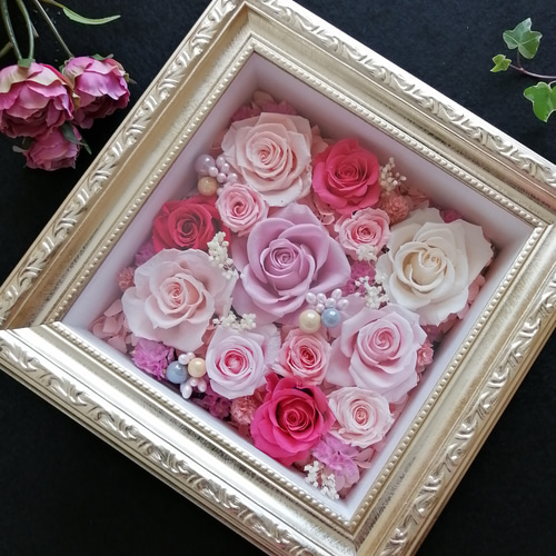 感謝を込めて】ロココ調フレームのプリザーブドフラワーバラ13輪