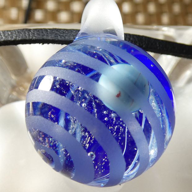 惑星タイタン、線砂打ち（トンボ玉、一点物、ガラス、星）