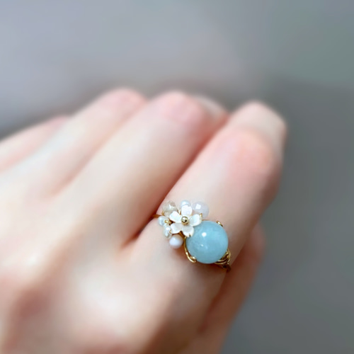 Cherry blossoms - アクアマリンとピンクシェルのワイヤーリング