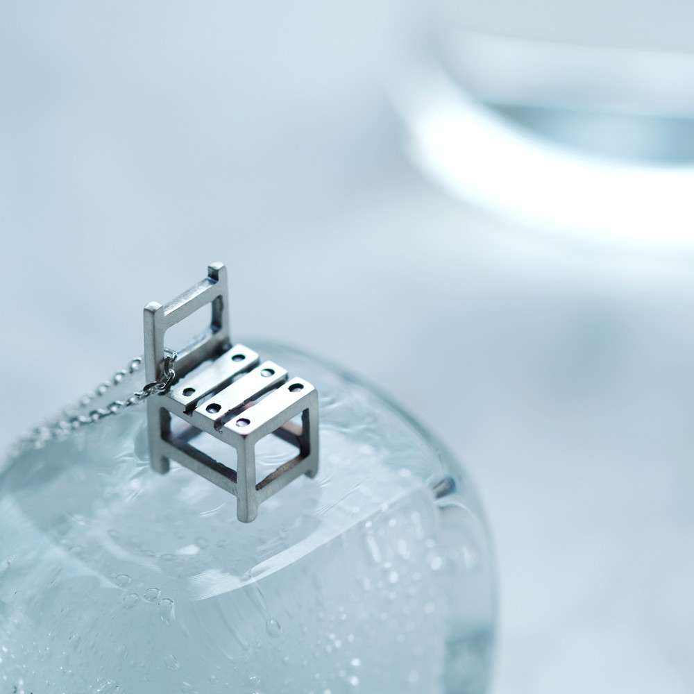 古びた 椅子 ミニチュア ネックレス シルバー925