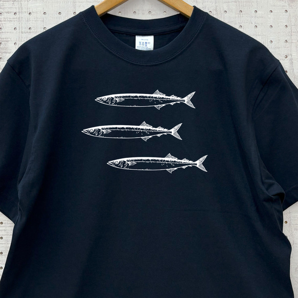 最大3日納期 さんま Ｔシャツ 選べるカラー 3色 白 紺 ベージュ メンズ レディース 半袖 ホワイト ネイビー 3枚目の画像