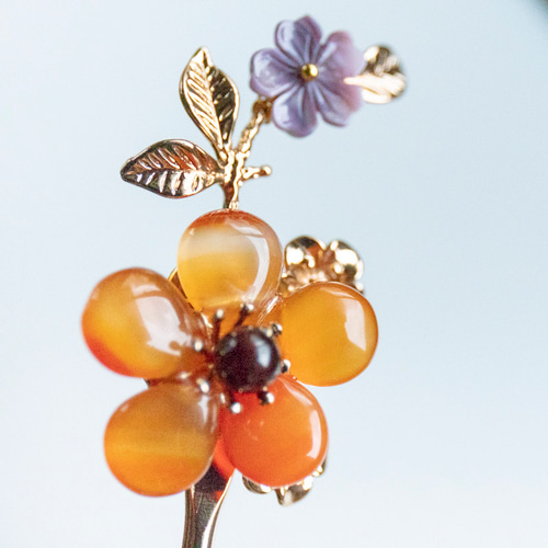秋色 天然石メノウと紫胎貝シェルフラワーのお花枝のかんざし 簪 和装 ...