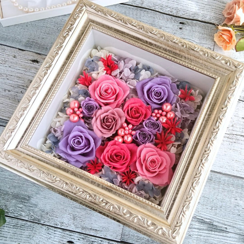 バラ10輪！】ピンクパープルのフレームアレンジ(プリザーブドフラワー