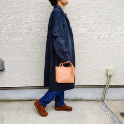 【ヌメ革】手縫いのミニトートバッグ（コンパクト/シンプル/メンズ/レディース/レザー/ミニバッグ/プレゼント）生成り色 15枚目の画像