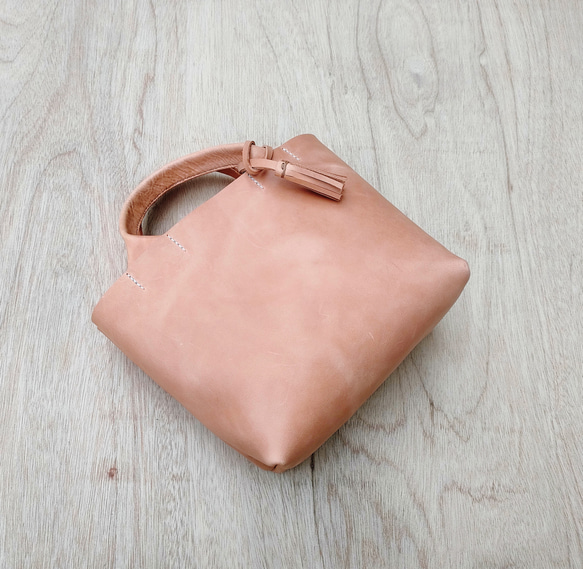 【ヌメ革】手縫いのミニトートバッグ（コンパクト/シンプル/メンズ/レディース/レザー/ミニバッグ/プレゼント）生成り色 9枚目の画像