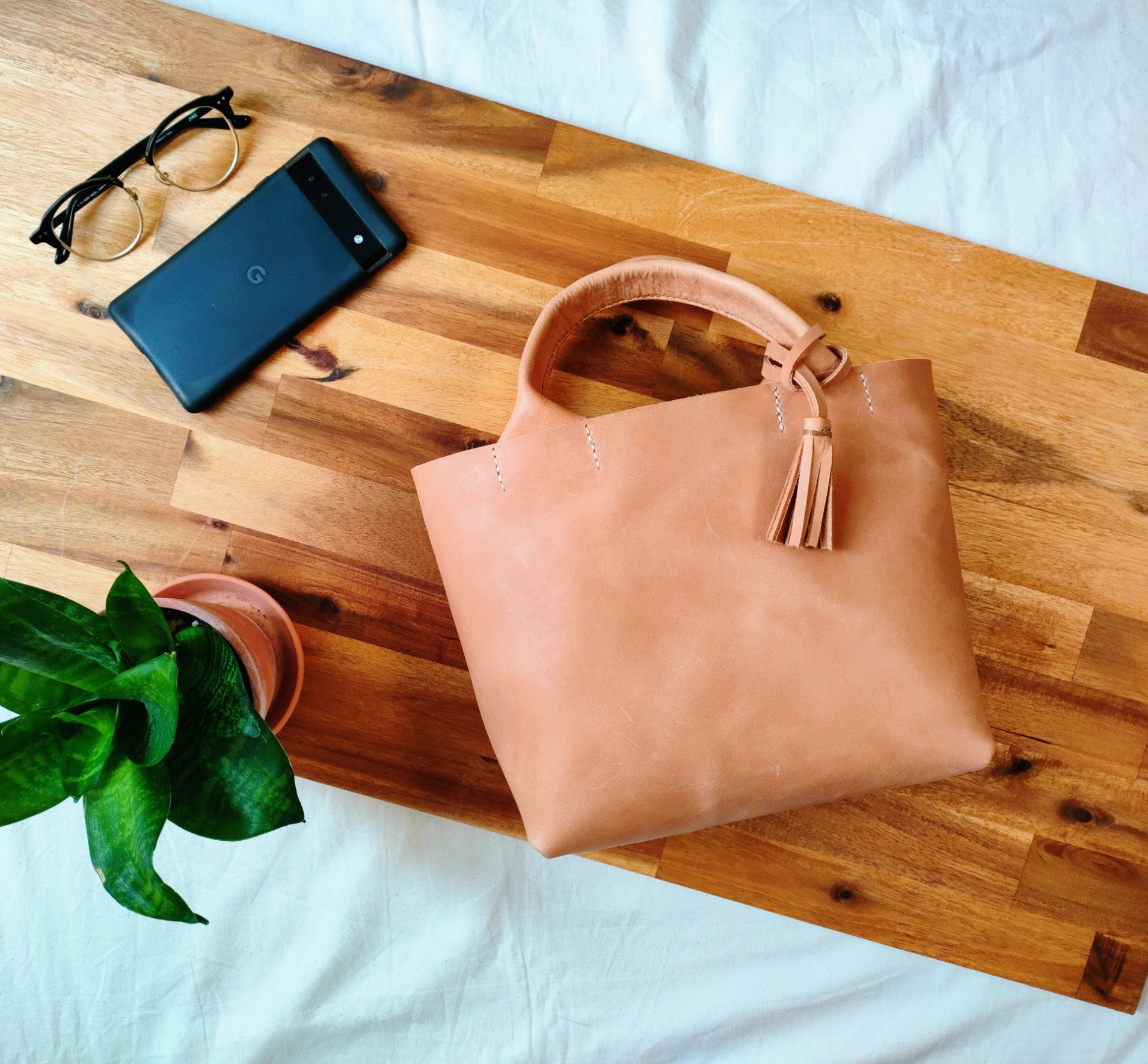 レザークラフト　ハンドメイド小さめトートバッグ