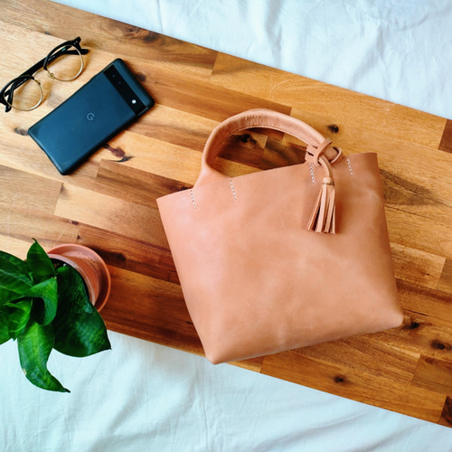 ヌメ革】手縫いのミニトートバッグ（コンパクト/シンプル/メンズ