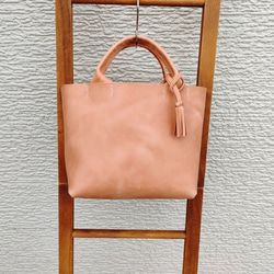 【ヌメ革】手縫いのミニトートバッグ（コンパクト/シンプル/メンズ/レディース/レザー/ミニバッグ/プレゼント）生成り色 5枚目の画像