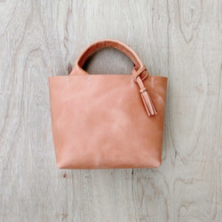 【ヌメ革】手縫いのミニトートバッグ（コンパクト/シンプル/メンズ/レディース/レザー/ミニバッグ/プレゼント）生成り色 8枚目の画像