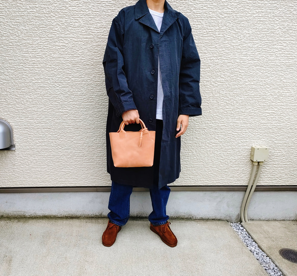 【ヌメ革】手縫いのミニトートバッグ（コンパクト/シンプル/メンズ/レディース/レザー/ミニバッグ/プレゼント）生成り色 14枚目の画像