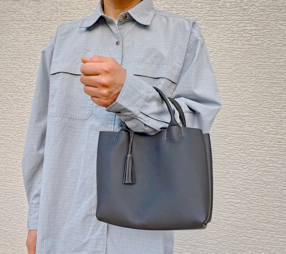 【イタリアンレザー】手縫いのミニトートバッグ（コンパクト/シンプル/メンズ/レディース/プレゼント）コーヒーブラウン 16枚目の画像