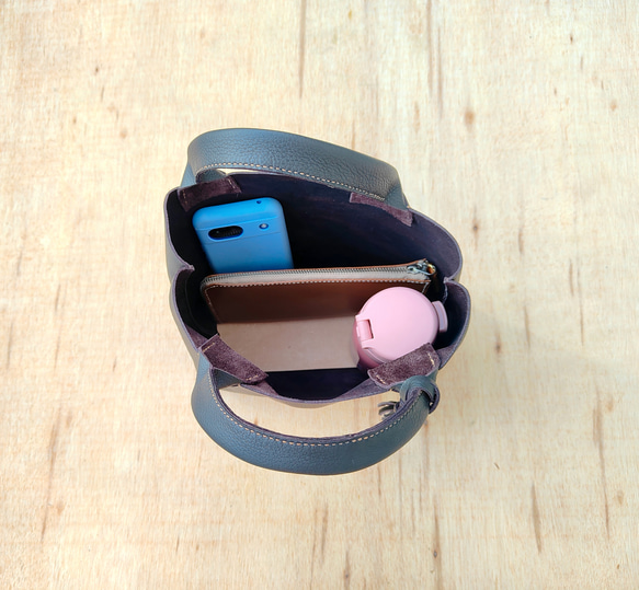 【イタリアンレザー】手縫いのミニトートバッグ（コンパクト/シンプル/メンズ/レディース/プレゼント）コーヒーブラウン 13枚目の画像