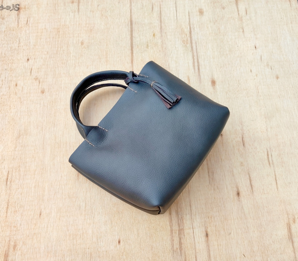 【イタリアンレザー】手縫いのミニトートバッグ（コンパクト/シンプル/メンズ/レディース/プレゼント）コーヒーブラウン 3枚目の画像