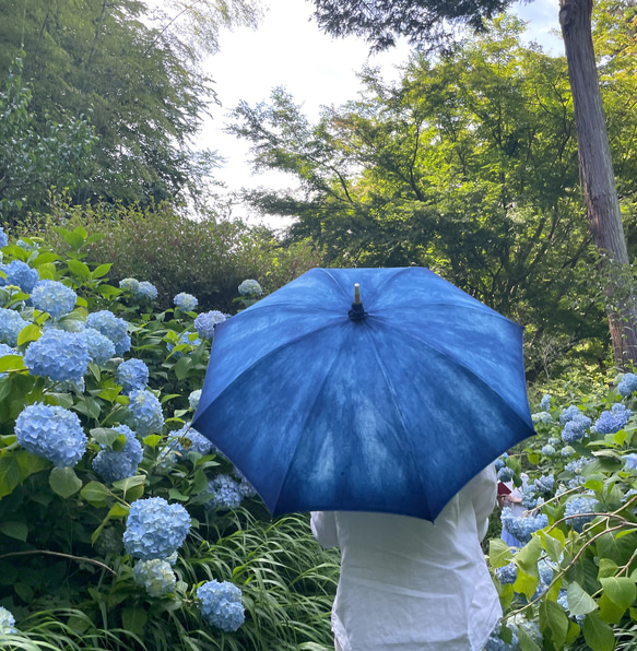 送料無料 ＜少量生産＞ 藍染 綿日傘 Rainy BLUE  雨の日も好き、そんな日傘です　絞り染め 2枚目の画像