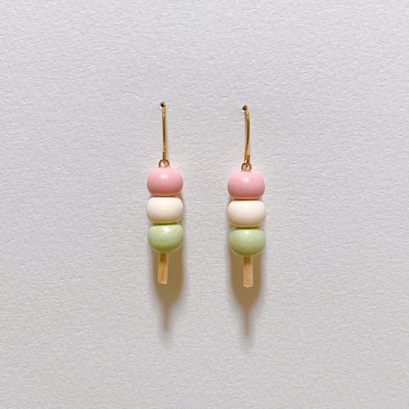 三色団子のピアス イヤリング ハンドメイド アクセサリー 和菓子