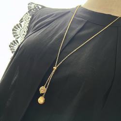 Key of Life▶︎上品 ラリエット 透かしボール×コットンパール ゴールドチェーン 70cm Y字ネックレス 10枚目の画像