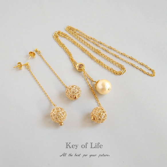 Key of Life▶︎上品 ラリエット 透かしボール×コットンパール ゴールドチェーン 70cm Y字ネックレス 16枚目の画像