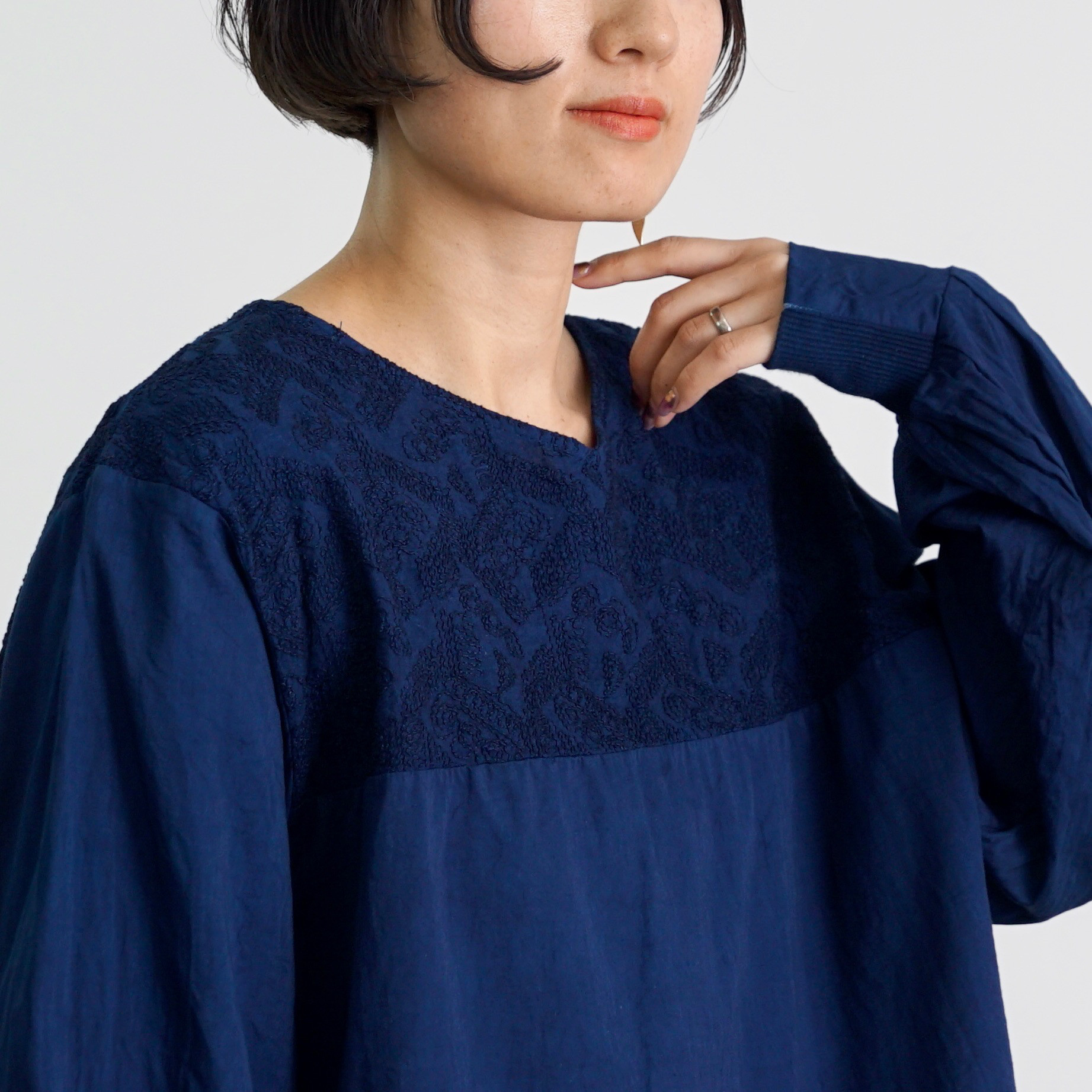 刺繍ブラウス/ネイビー/三河織物