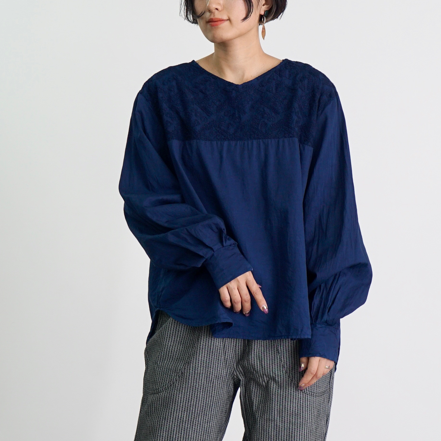 刺繍ブラウス/ネイビー/三河織物